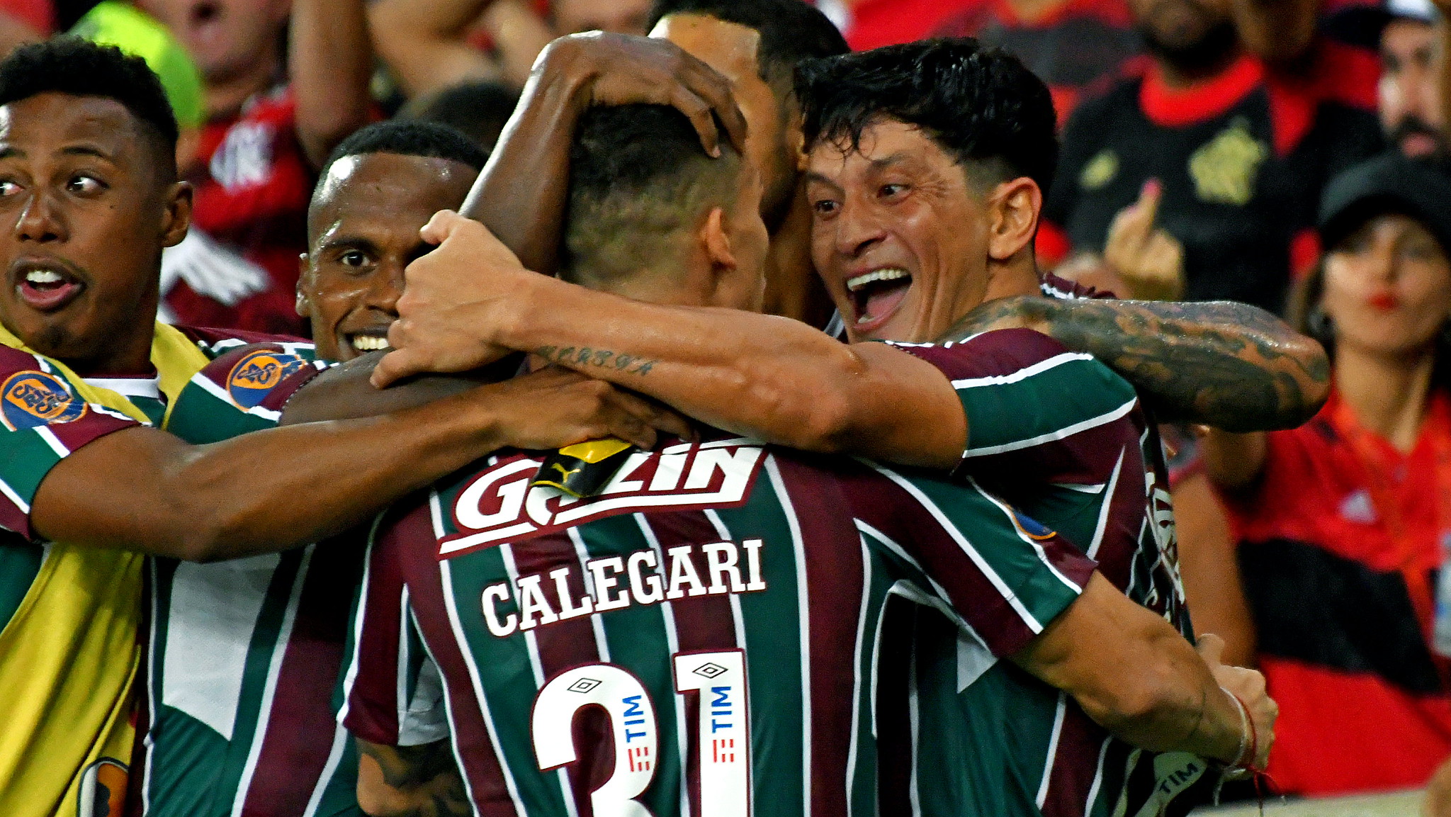 Jogadores do Fluminense comemoram título carioca sobre o Flamengo