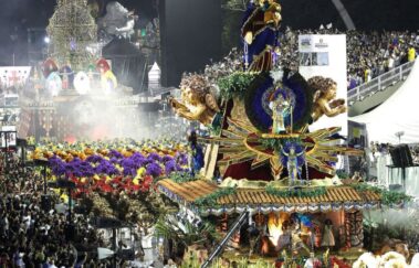 Desfile das campeãs do carnaval de SP terá oito escolas