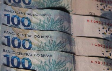 Trabalhadores nascidos em junho podem sacar até R$ 1 mil no FGTS