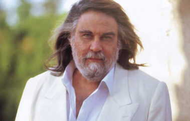 Vangelis, compositor de 'Carruagens de Fogo', morre aos 79 anos