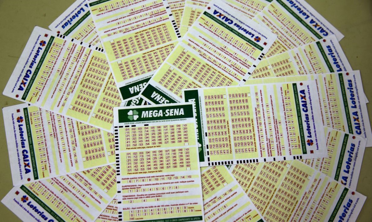 Mega-Sena sorteia neste sábado prêmio acumulado em R$ 53 milhões (Foto: Marcello Casal Jr/Agência Brasil)
