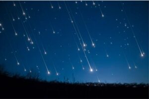Chuva de meteoros encerra mês de maio e promete espetáculo de luzes visível no Brasil