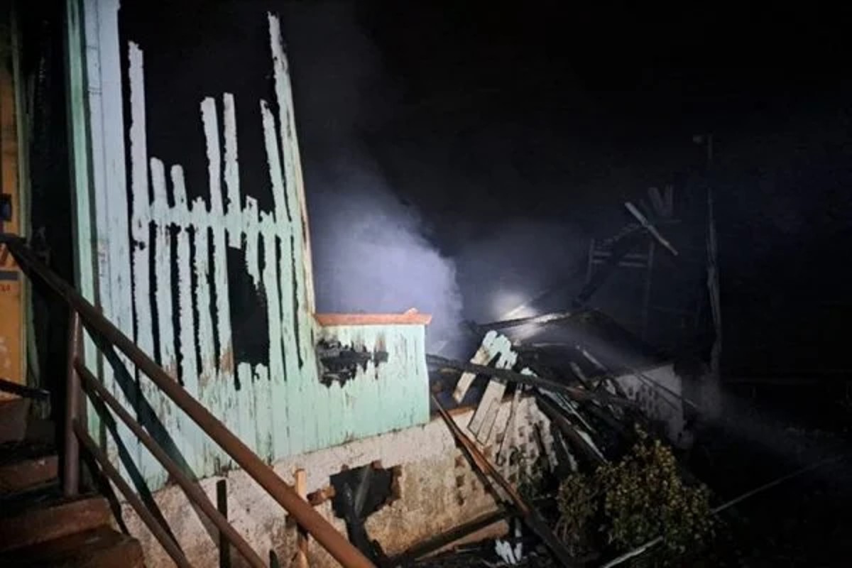 Incêndio ocorreu no Centro de Tratamento e Apoio a Dependentes Químicos (Foto: Corpo de Bombeiros do RS/ Divulgação)