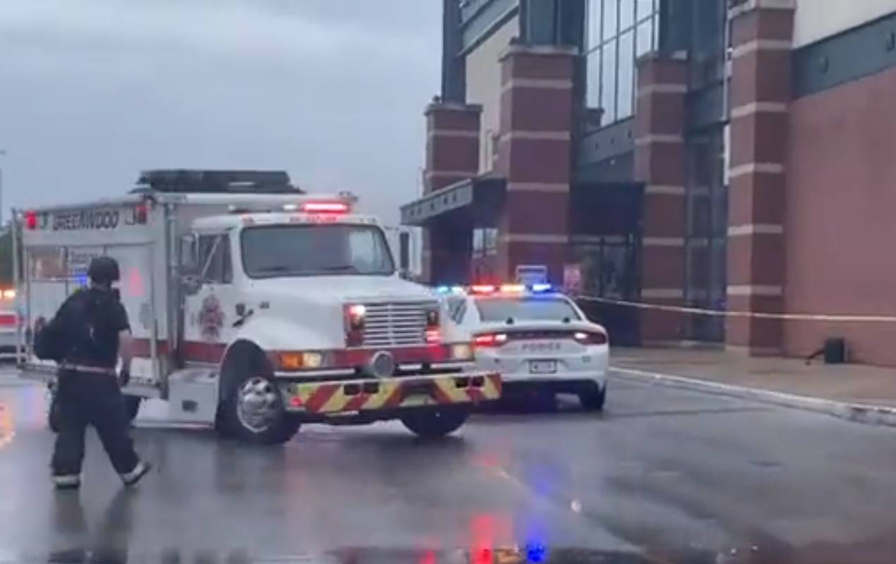 Atirador mata 3 pessoas em praça de alimentação de shopping em Indiana nos Estados Unidos (Foto: Twitter/Reprodução)