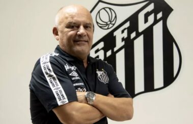 Um mês após contratação, Santos demite executivo de futebol Newton Drummond