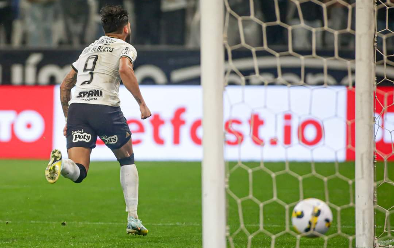 Corinthians vence Atl&Atilde;&copy;tico-GO com gol de Yuri Alberto no fim e volta ao G-4