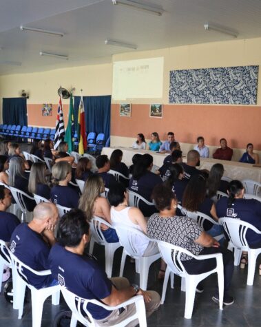 Agentes Comunitários de Saúde e de Combate às Endemias recebem certificado de conclusão do Programa Saúde com Agente