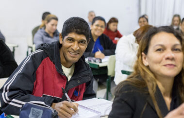 Várzea Paulista abre inscrições para Educação de Jovens e Adultos