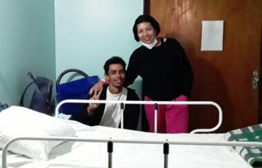 Jovem conhecido como 'Lady Gaga de Sorocaba' tem alta da UTI