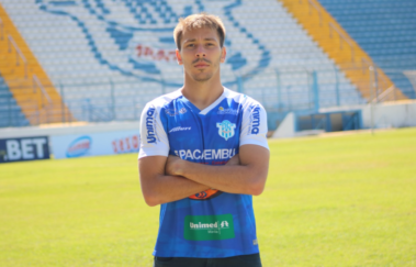 Marília acerta com o zagueiro Klaidher para a sequência da Copa Paulista